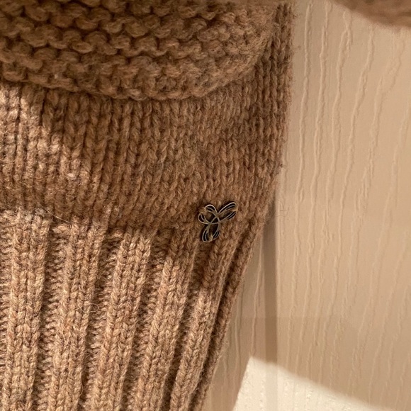 TNA Zippered Sweater - Picture 5 of 5